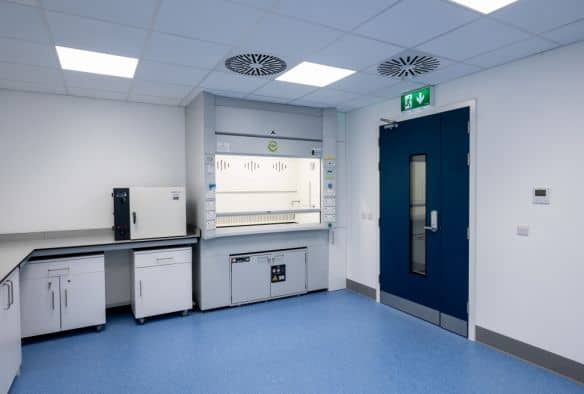 微生物實驗室裝修：設計、通風、設備配置與安全衛生的相互結合