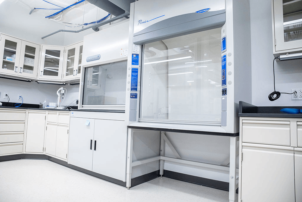 實驗室墻面材料如何選？一文詳解關(guān)鍵要點