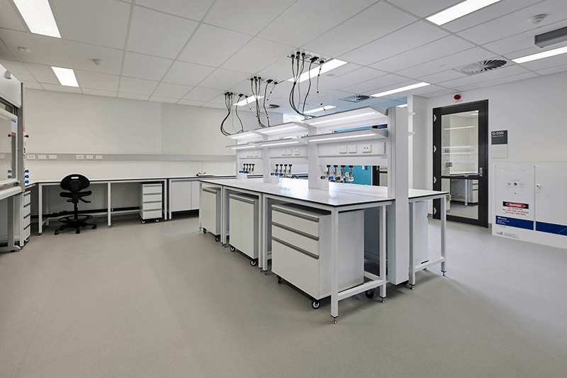 PCR 實(shí)驗(yàn)室裝修設(shè)計(jì)全拆解：萬級(jí)凈化 + 負(fù)壓系統(tǒng)如何快速